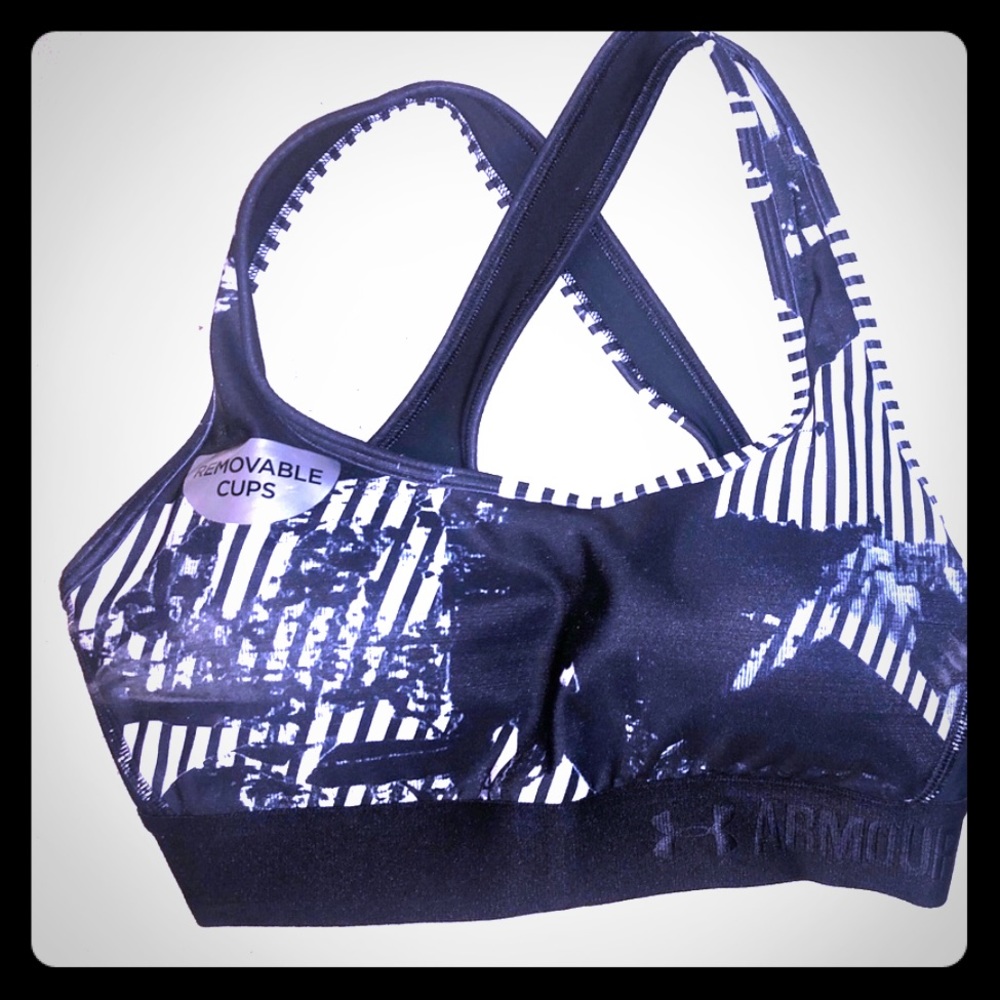 NWOT Under Armour sports bra